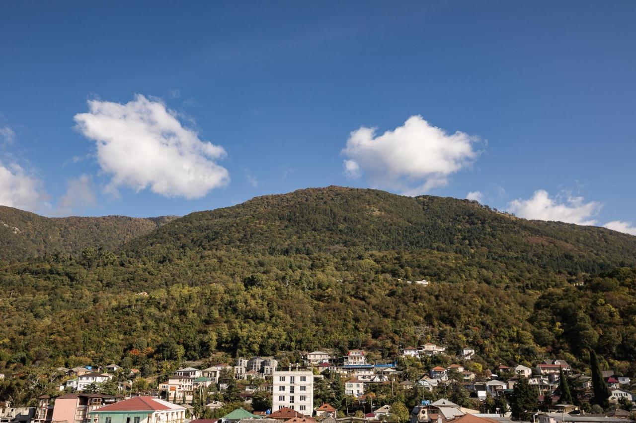 Отель "Дея" Gagra Esterno foto